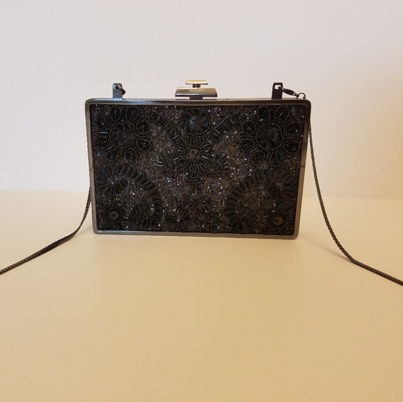 Vince Camuto Handbags - Vince Camuto Clutch Purse
